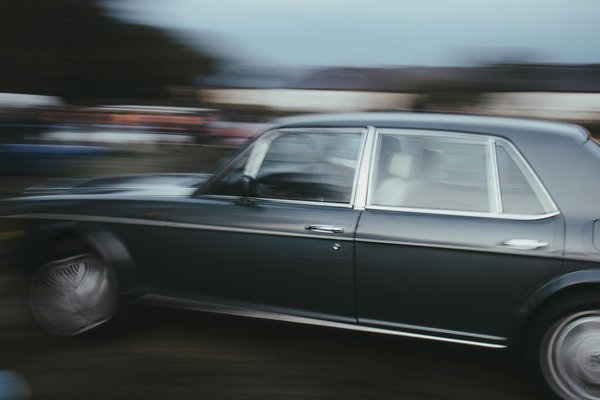 Ultimate Guide: How to Effectively and Safely Remove Tree Sap from Your Car"s Exterior in the UK